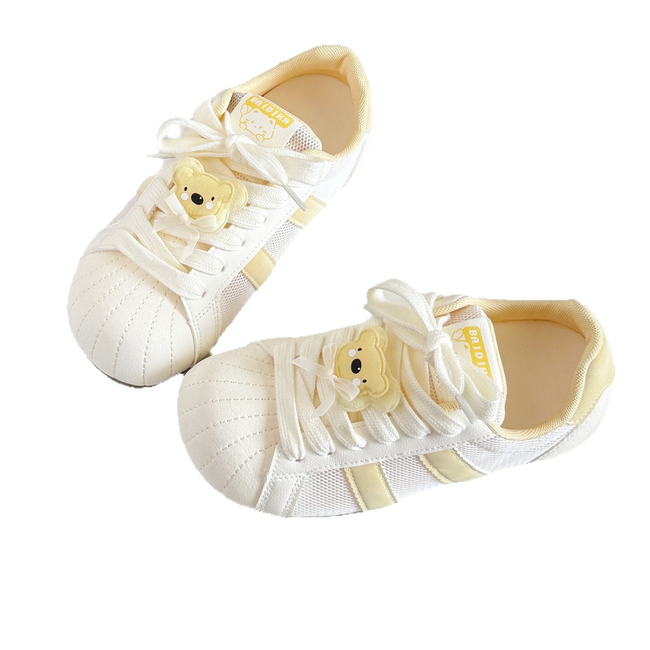 2026 nuevos zapatos de mujer primavera y verano zapatos de pan de suela gruesa zapatos deportivos casuales de skate de alto valor de los estudiantes zapatos blancos pequeños