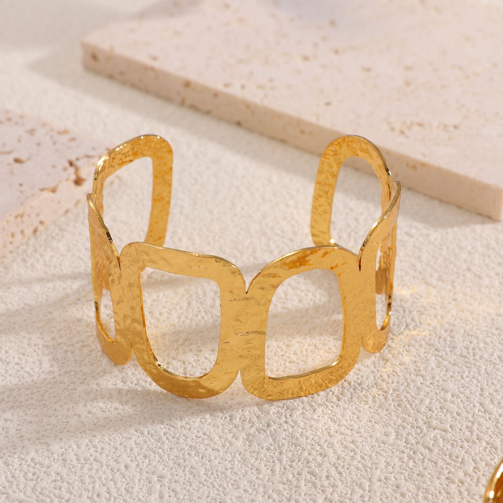 Europa y los Estados Unidos oro galvanizado imitación de frita abertura pulsera temperamento pulsera de moda transfronteriza lujo ligero alta sensación de joyas al por mayor