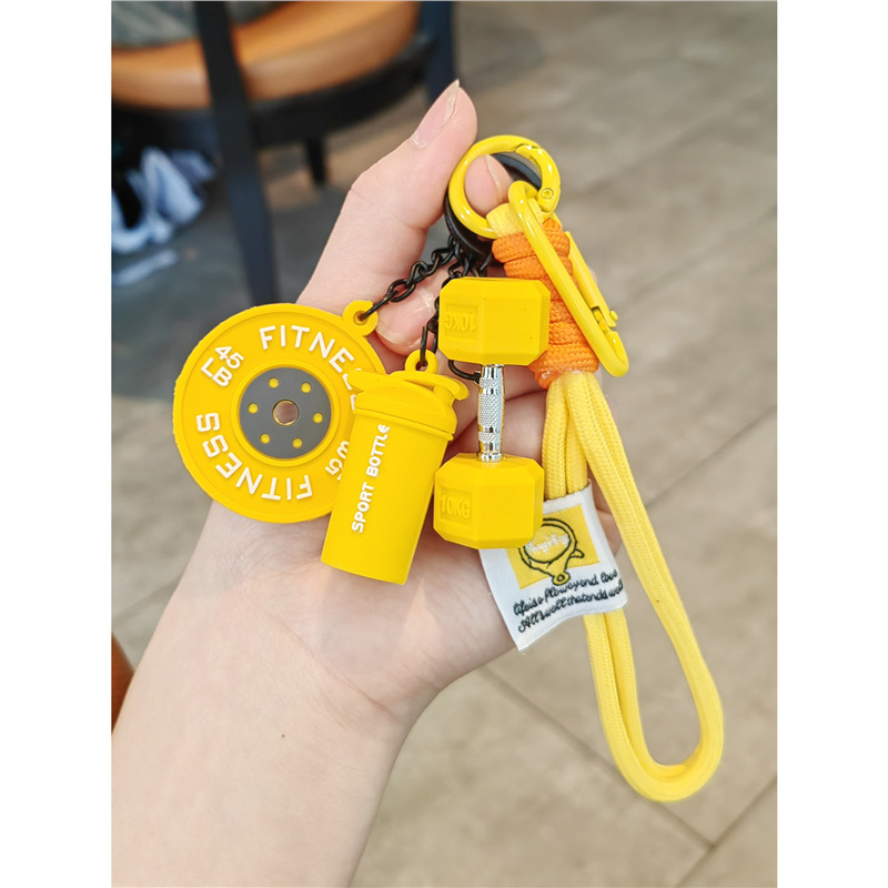 Llavero de fitness barra colgante deportivo creativo mancuerna mochila escolar periférica deportes taza de agua colgante regalo para hombres y mujeres