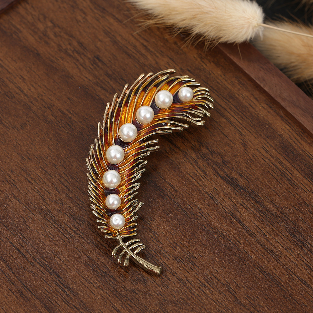 Enamel cardigan feather brooch vintage rhinestone brooch suit shawl coat anti-slip pin accessory for women