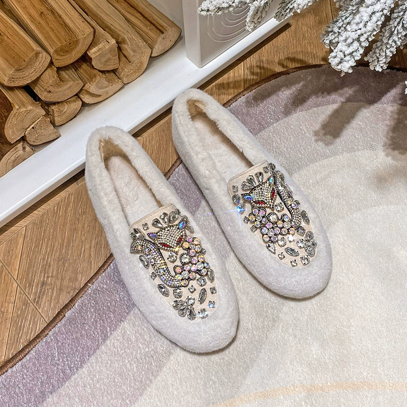 Женские зимние туфли на флисовой подкладке для улицы, новинка 2025 года, теплые лоферы со стразами, вечерние туфли, женская обувь больших размеров 41–43