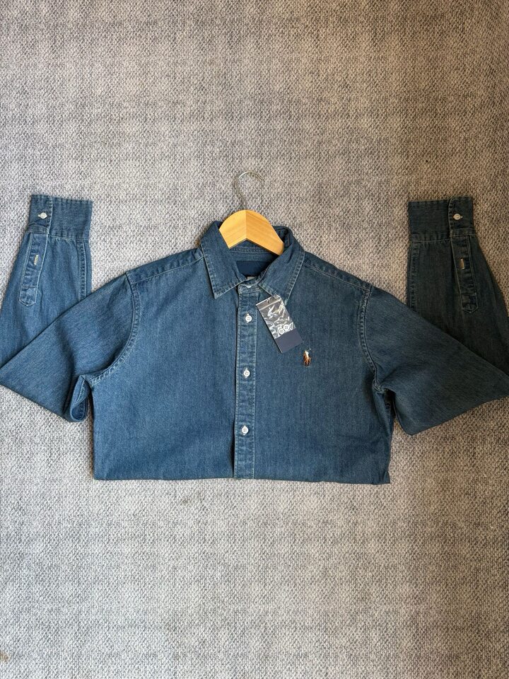 Áo sơ mi denim nữ dài tay cổ bẻ thêu hình ngựa nhỏ, giặt mài phong cách retro, dáng rộng — Áo sơ mi denim nữ giặt mài