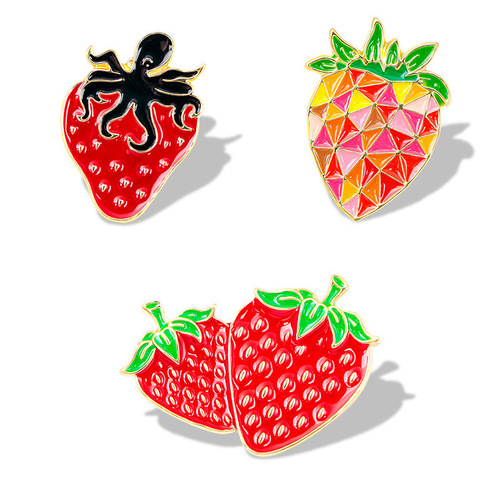 Sweet Strawberry Creative Brooch Original Fruit Badge Bag Hat Ornament Badge Accessory Corsage Collar Pin Trendy