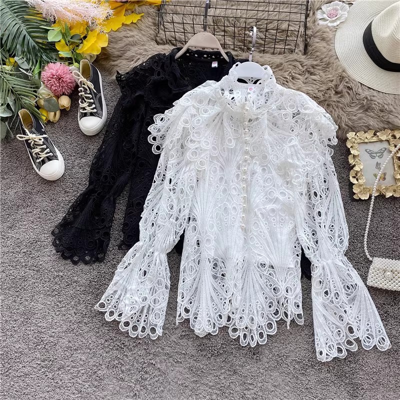 Strict selection new French elegant water soluble lace hollow bell sleeve cardigan ruffled loose Western style long sleeve top
