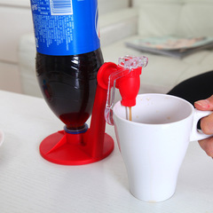 コーラ逆さまの浄水器の雪碧の大きい瓶の飲み物のサポートのアイデアの飲用水のスイッチの蛇口のミニポンプ