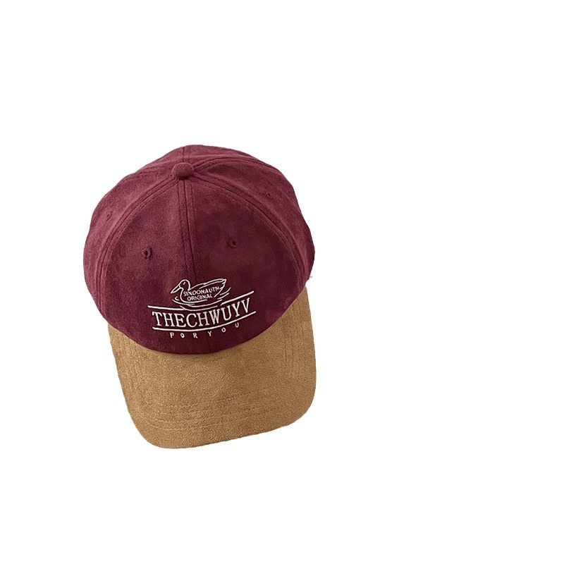 Gorras de béisbol para hombres y mujeres 2024 otoño nuevo gorras de peluche de cuero de seda de color amplio gorras de nariz grande pareja gorras de lengua de pato muestran cara pequeña