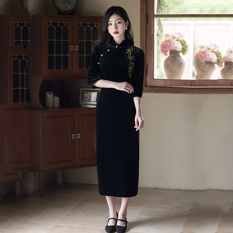 刺绣黑色金丝绒国风中式苏州长款秋季长袖旗袍改良年轻款女春秋装|undefined