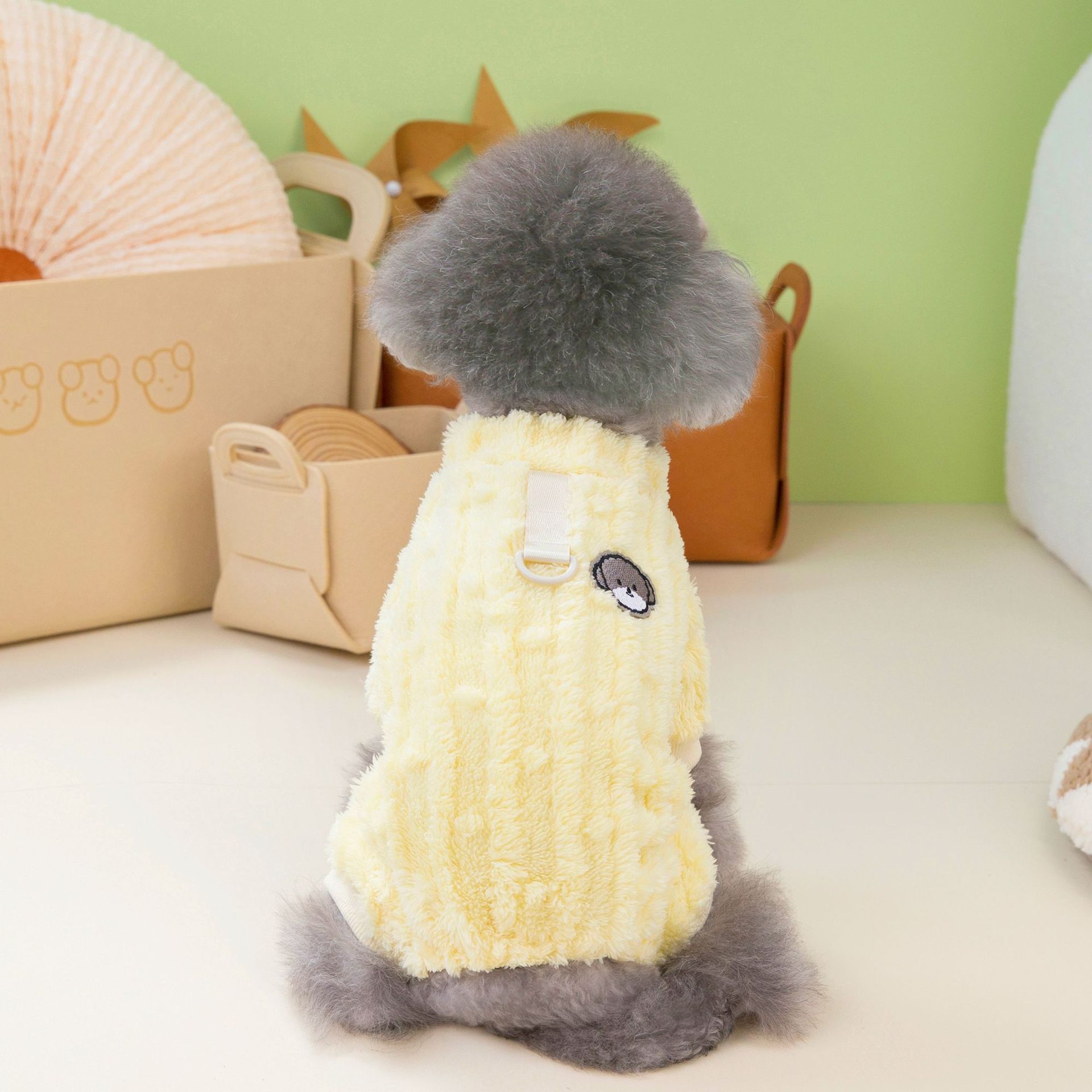 Ropa para mascotas ropa para perros Otoño e Invierno Teddy CAT ropa para mascotas con anillo de tracción 23 Bola de piel de cuatro patas ropa de terciopelo