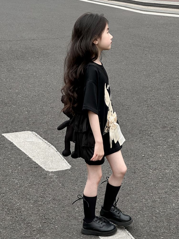 女の子半袖tシャツスカート2025新型子供ゆるい洋気上着子供夏綿半袖上着潮