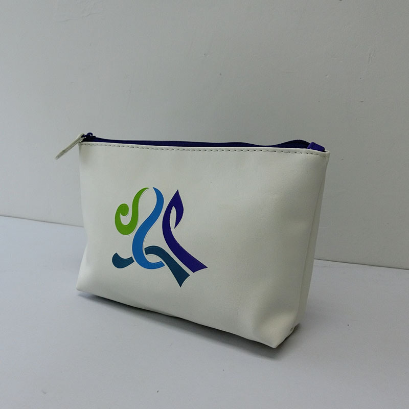 ��óPU��ɫƤ������ϴ������ˮ��ױ��Ůʿʱ�����ð�