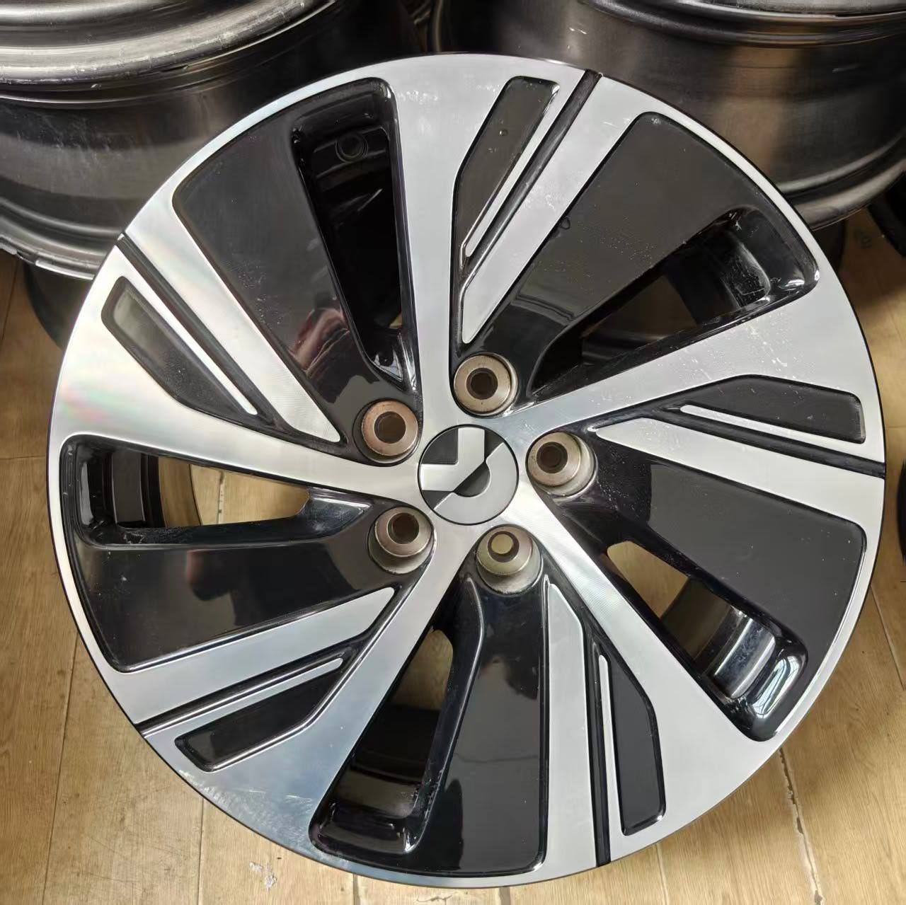19inch NIO ET5 wheel hub, original parts from a dismantled vehicle, no deformation or cracks, genuine original product