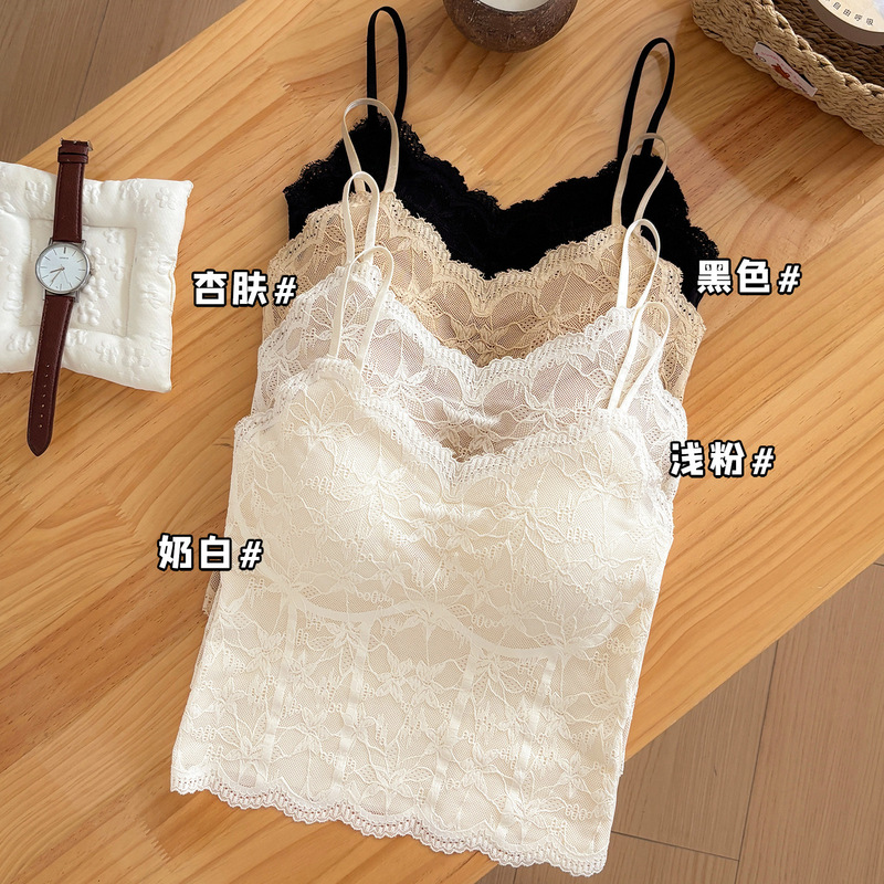 French-style pure desire lace V-neck camisole with chest pads, slim-fit, suitable for layering or wearing alone, pure desire top for women French-style pure desire lace V-neck camisole with chest pads, slim-fit, suitable for layering or wearing alone, pure desire top for women