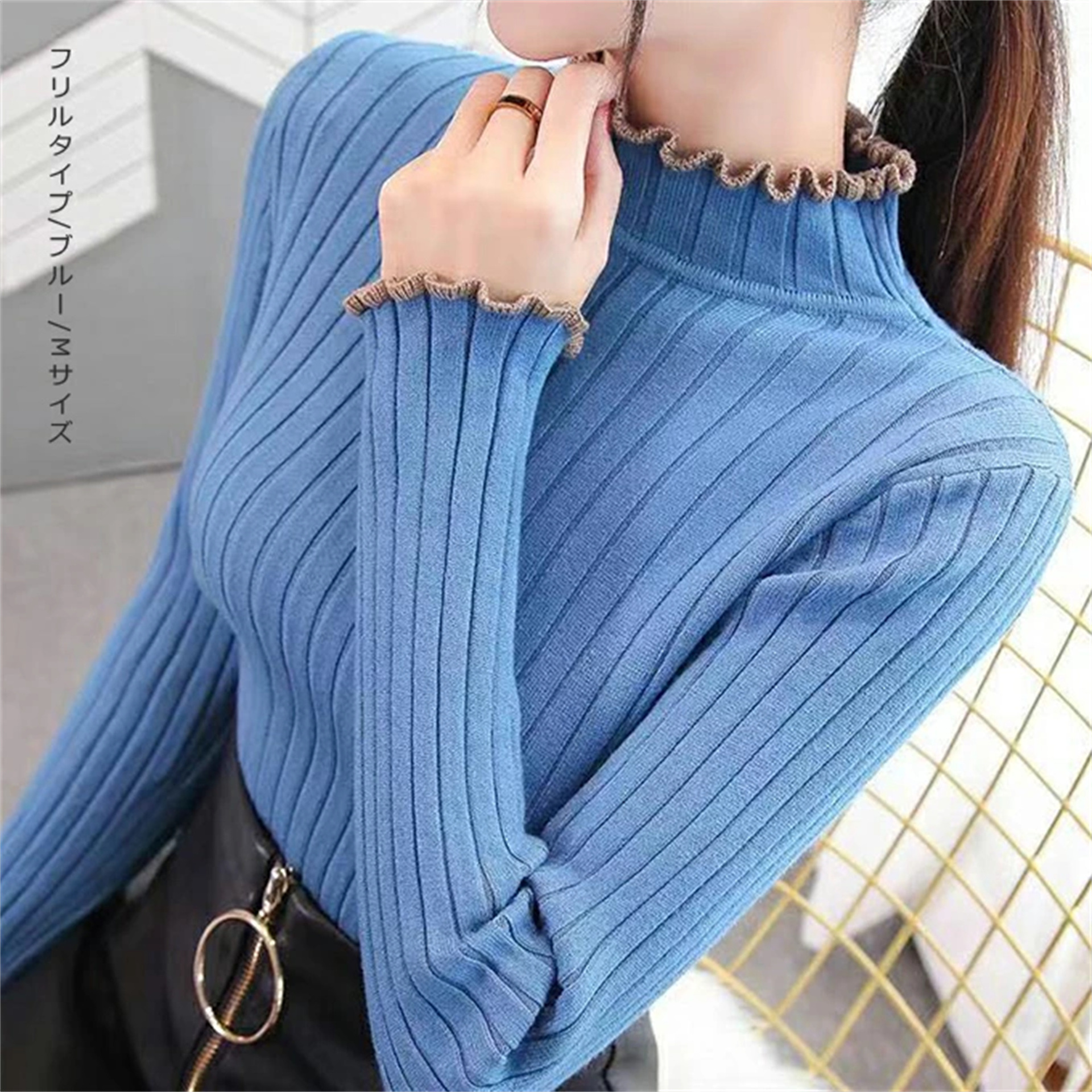 日本式のレースの半高襟のセーターの底のシャツの女性の秋冬の修身の中に白い上着を掛けます。