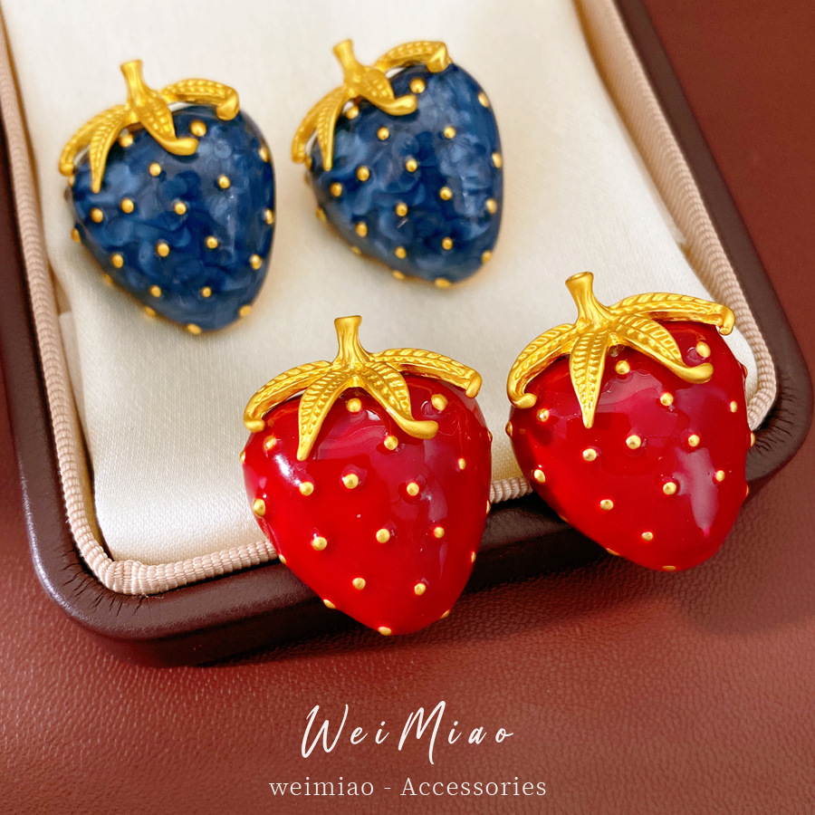 Medieval vintage aguja de plata goteando aceite pernos de fresa estilo retro aretes de aretes de lujo ligero de alta calidad aretes