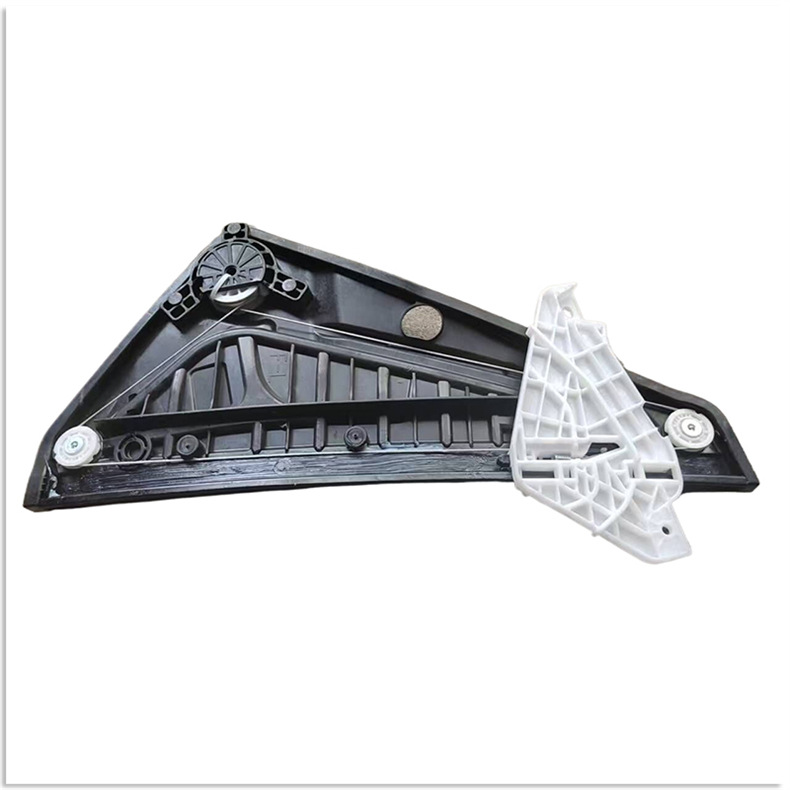 824012V010 Is Suitable for Imported Hyundai Car Parts, Such as the Glass Lift Bracket Without Motor