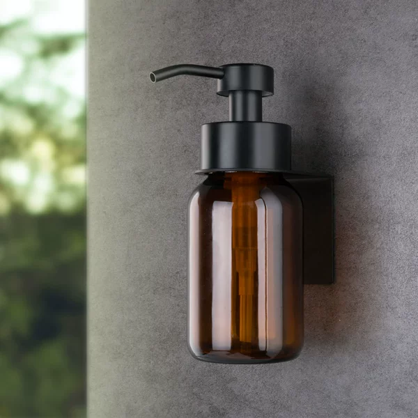Wall container