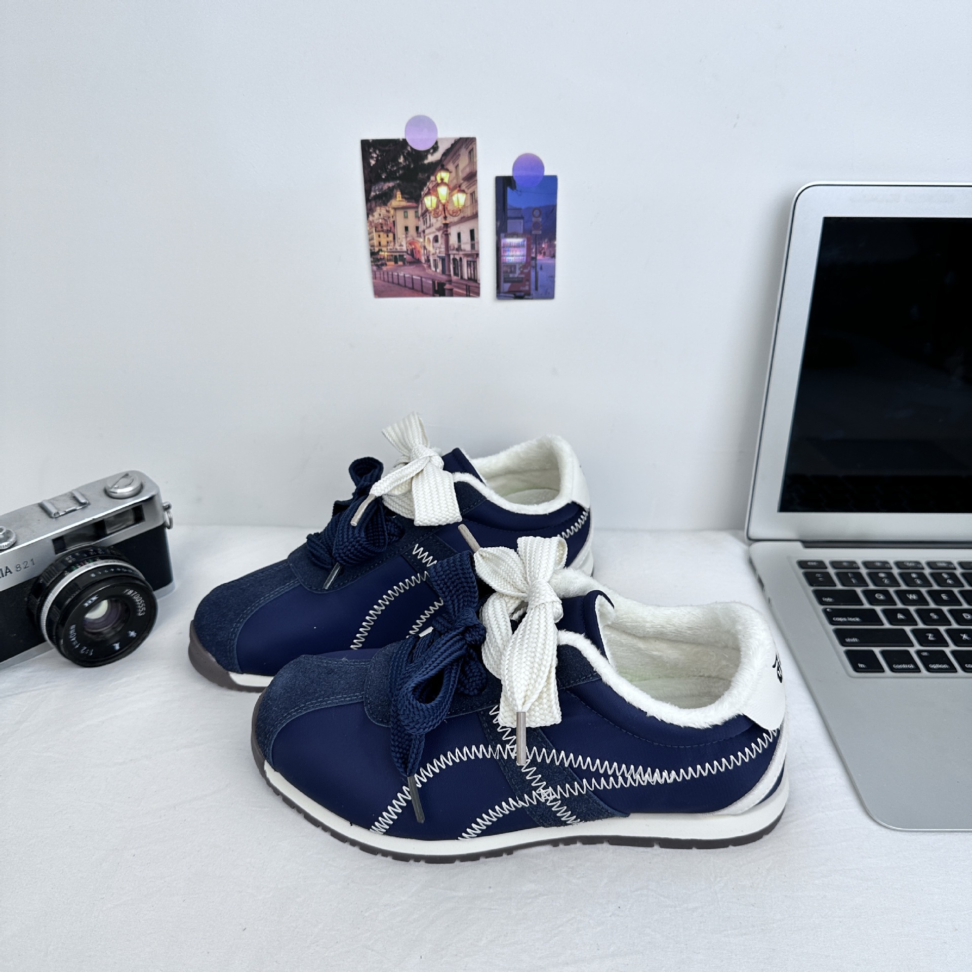 Versión coreana más zapatos de terciopelo Forrest Gump zapatos casuales cómodos 2024 otoño e invierno nuevo estilo todo-fósforo deportes ligeros A9880 generación