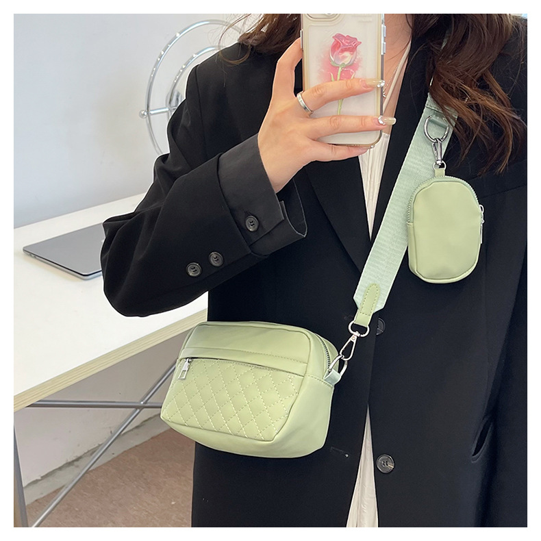 Lingge maquillage 2023 nouveau petit parfum Style épaule Guangzhou mode sac de téléphone pour femmes_voghion.com