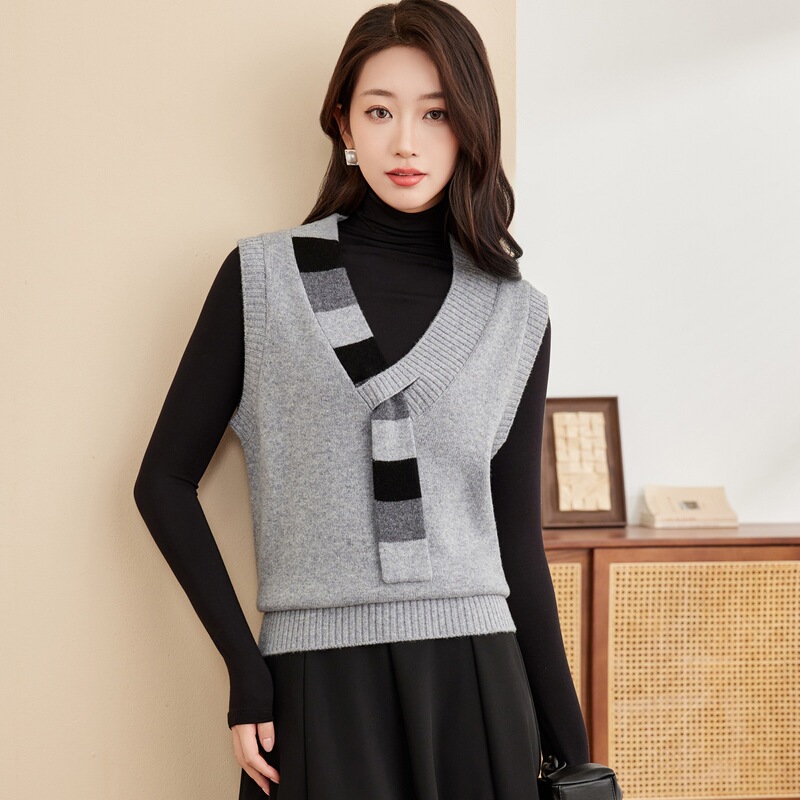 Korean-style elegant gray contrast striped ruffled collar knitted vest, versatile for autumn and winter, V-neck sleeveless sweater vest for women