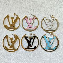 时尚通勤高级不锈钢经典夸张大耳环英文字母镂空V家耳环气质耳钉