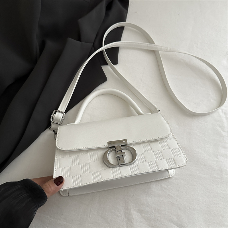 2024 otoño e invierno nuevo diseño de nicho bolso de mensajero de un solo hombro Maillard ambiente estilo todo fósforo pequeño bolso cuadrado para axila