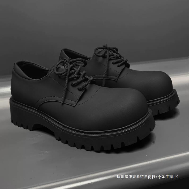 화이트 더비 신발 남자 신발 2024 새로운 여름 두꺼운 솔 증가 큰 머리 미키 남자 캐주얼 라운드 발가락 가죽 신발