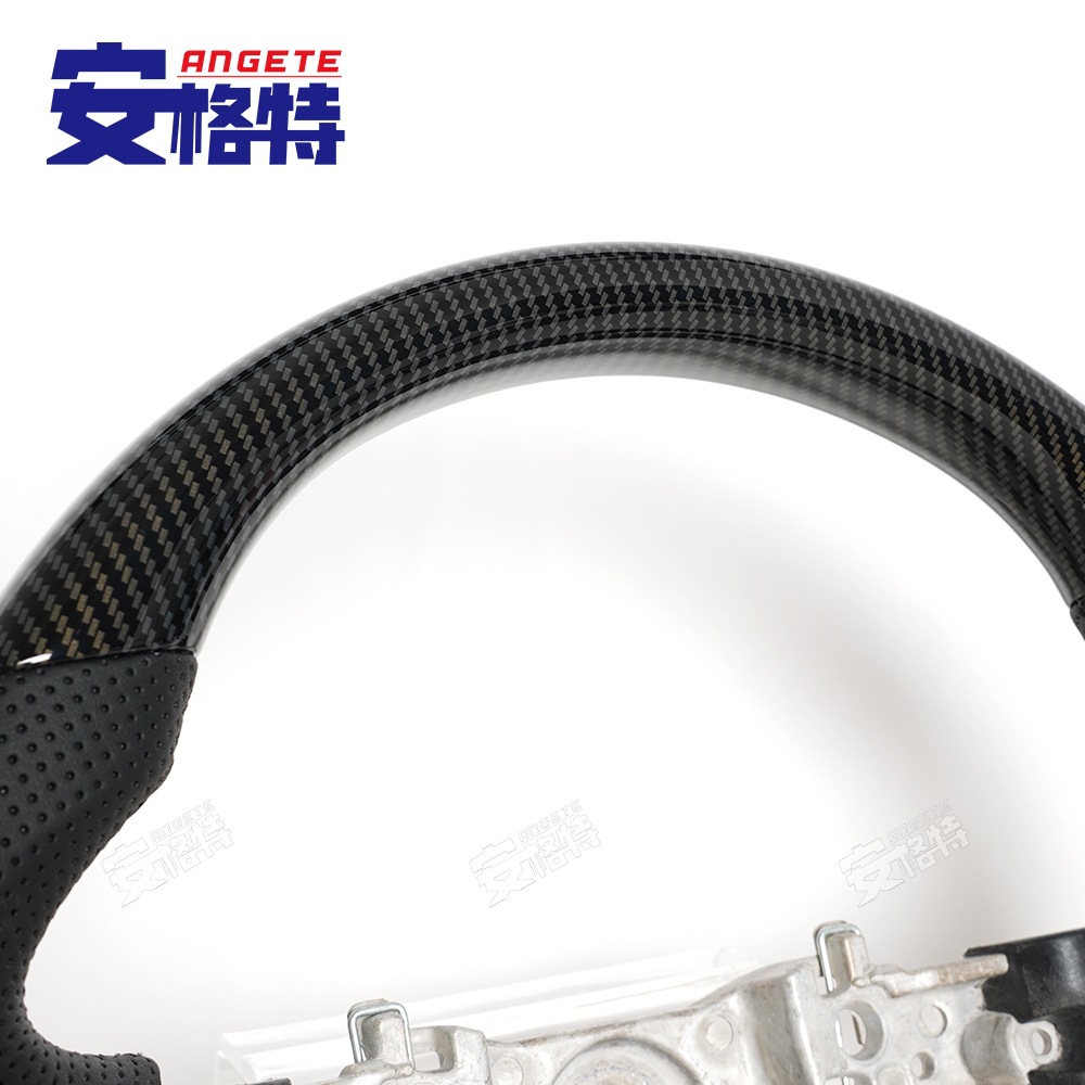 Suitable for Toyota NoahVoxy90 Innova ZENIX imitation carbon fiber car steering wheel modification
