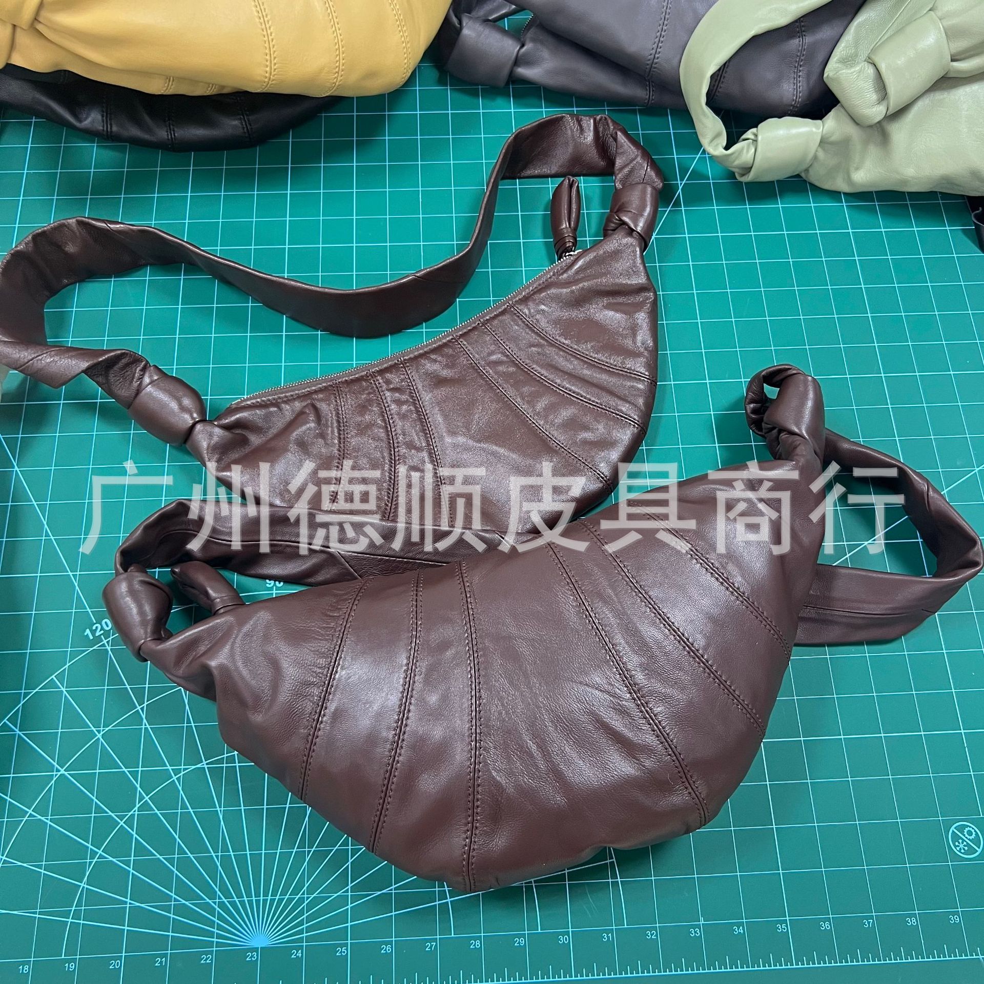 Roasted walnut color