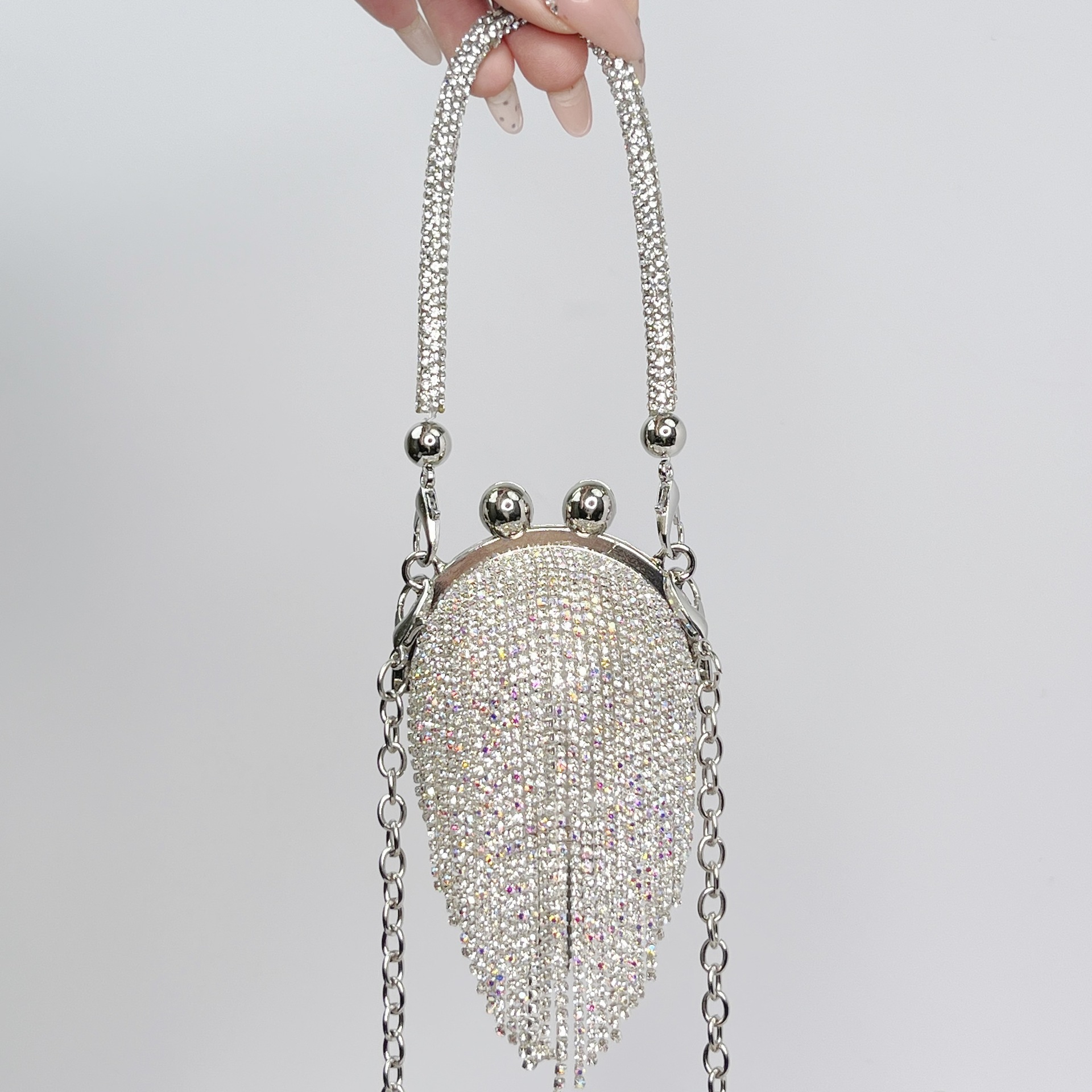 クロスボーダーの美しい円の球形の包みの小さいバラのいっぱいのドリルのドレスの包みの新型の女性の小さいハンドバッグの金属の質の晩餐の包み