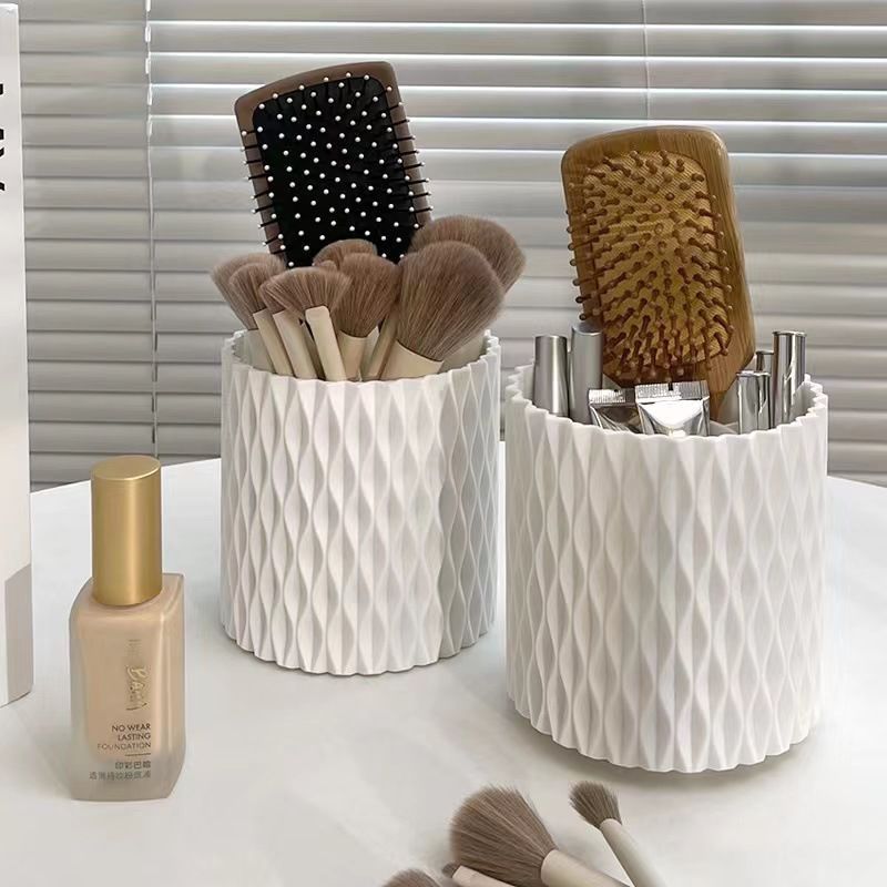 Rotating Makeup Brush Storage Tube Cosmetics Storage Box Desktop Pen Holder Lipstick Eye Shadow Storage Rack Eye Shadow Brush Bucket