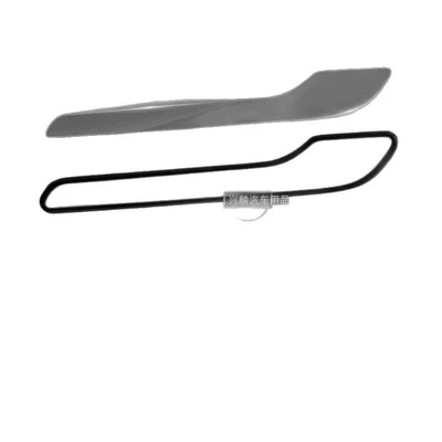 New Version Model Y/3 Center, Şüşə kənarı xromları/moldingləri