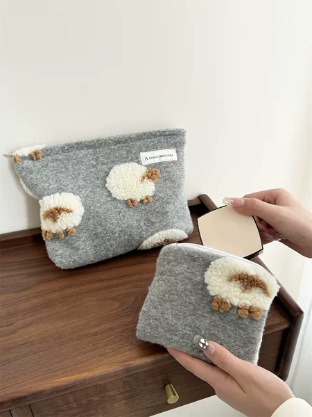 New Wool Lamb Wool Cosmetic Bag Cosmetic Storage Bag Inner Bag Red Bag Portable Large Capacity Clutch Bag