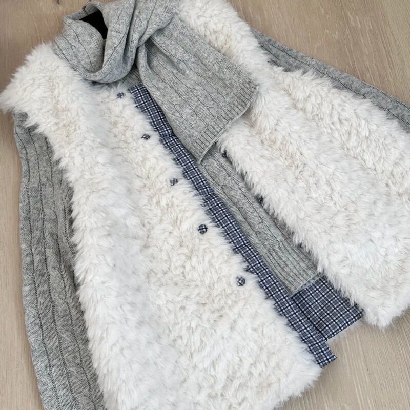 2025 New Fur Vest Imitation Lamb Vest Vest Cute Layered Round Neck Thickened Outer Wear for Small People