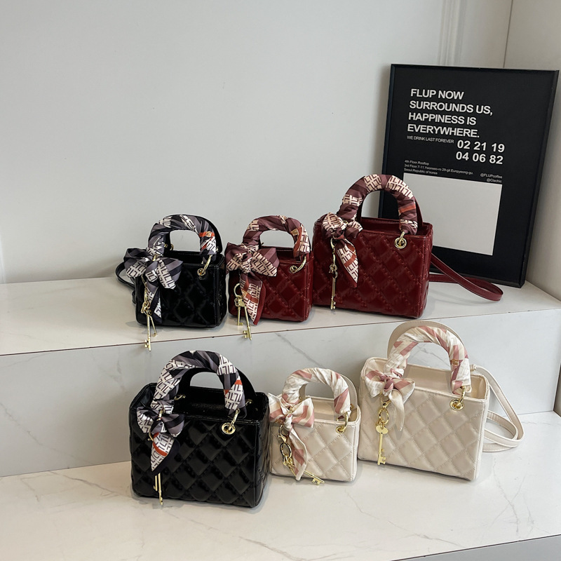 New Style Chanel-Inspired Shiny Leather Crossbody Bag, Light Luxury High-End Diana Bag, Parent-Child Mini Shoulder Bag, Lipstick Bag