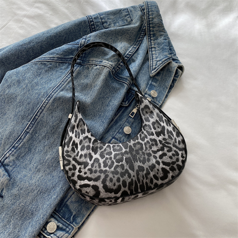 Bolsos para mujer 2025 primavera moda nueva moda moda moda estilo occidental bolso de hombro con estampado de leopardo bolso de axila celebridad de Internet