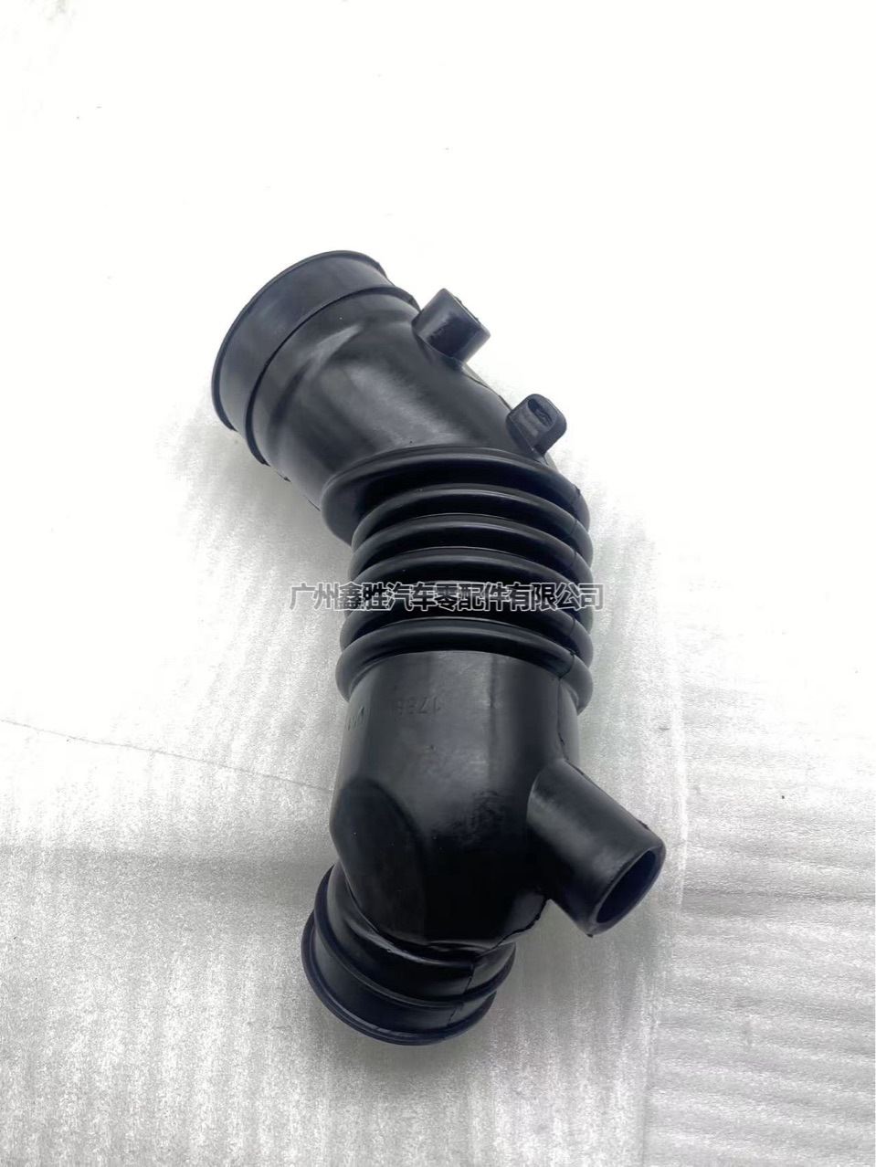 17881-0L050 0L051 Is Suitable for Toyota Hilux Vigo Air Intake Hose Kun25 Pickup Truck