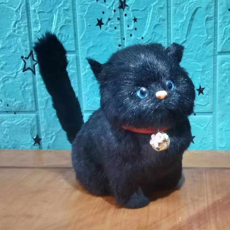 순수한 검은 뚱뚱한 고양이라고 불릴 것입니다