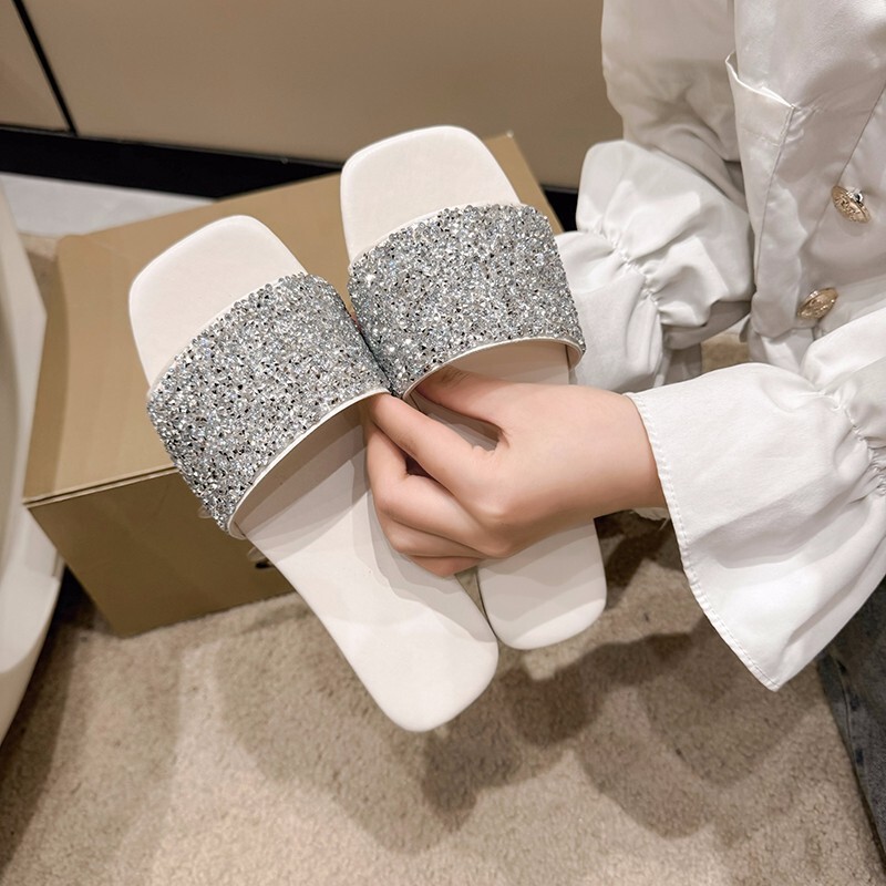 女性の靴の底の外はスリッパの新型のファッションの金色のドリルのシンプルで快適な砂浜の女性の靴の底のスリッパの大きいサイズを着ます。|undefined