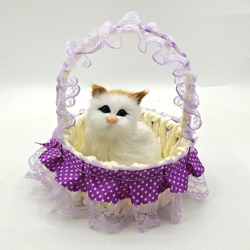 丸い点のレースのバスケットの猫の人形は厳格に材料の誕生日の贈り物を選んで、毛皮の動物のレースのバスケットをシミュレーションします。|undefined