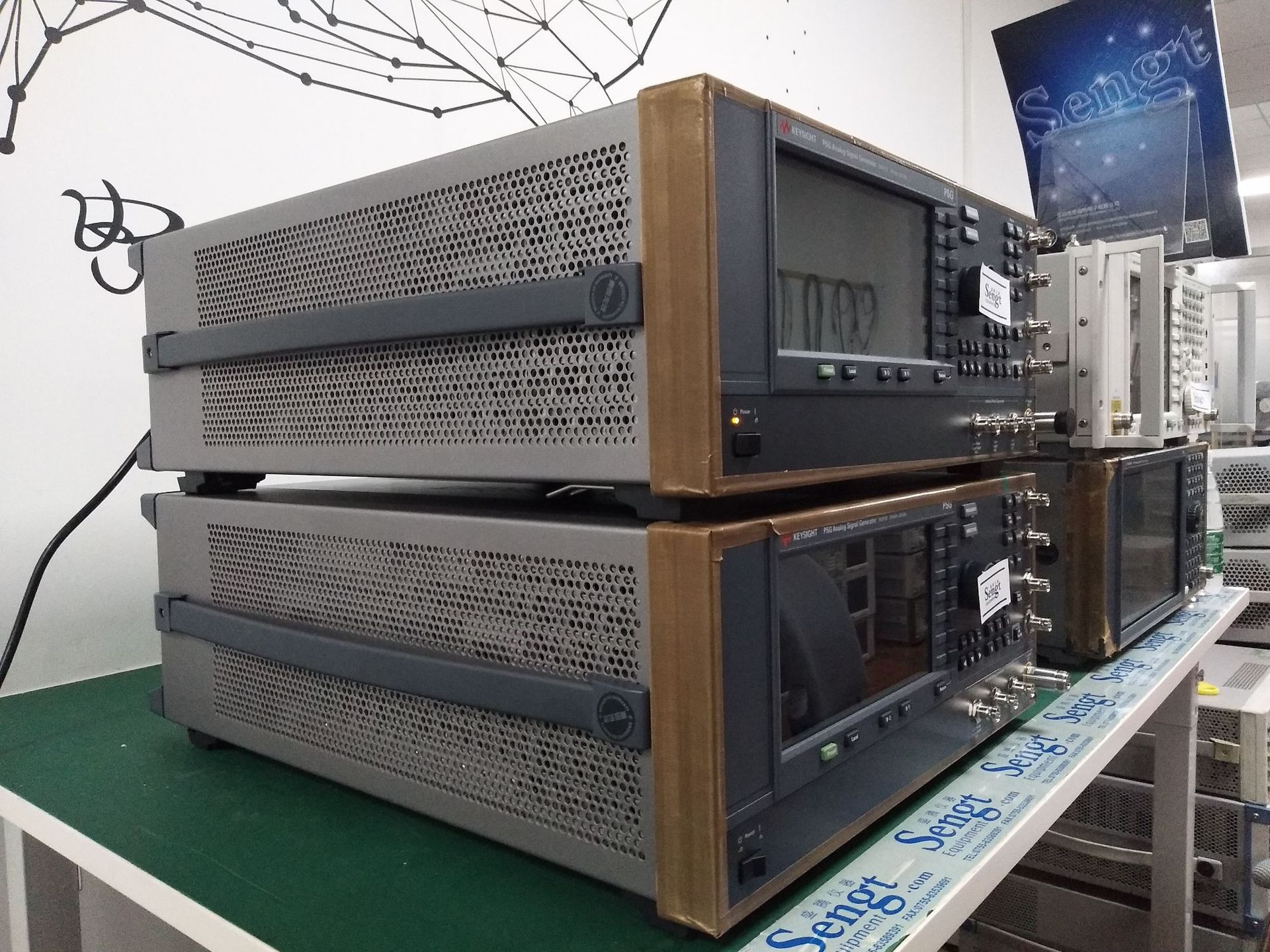 Agilent安捷伦 E8267D PSG模拟信号发生器石家庄现货租赁出售