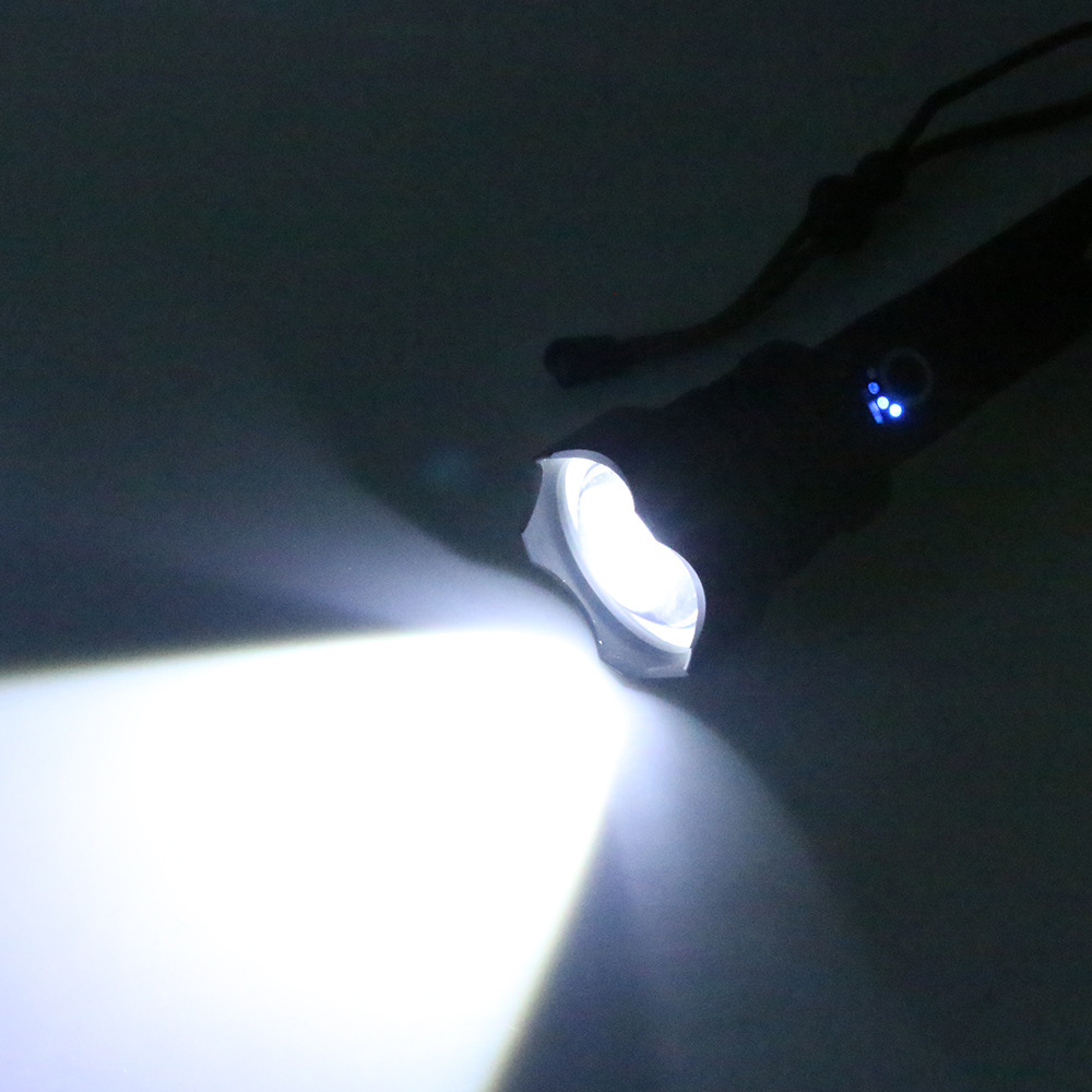 新款 P70大功率USB充电伸缩调焦手电筒 LED强光远射铝合金手电筒详情24