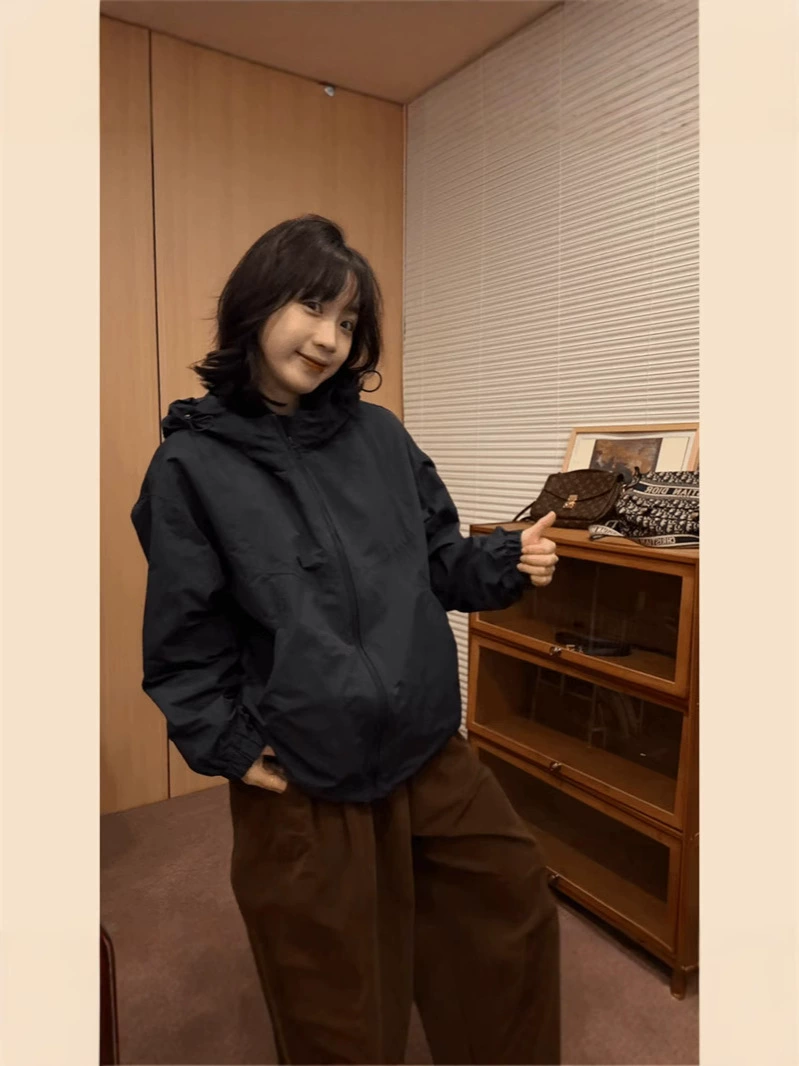 Красная куртка с капюшоном и молнией, oversized, свободный крой, солнцезащита