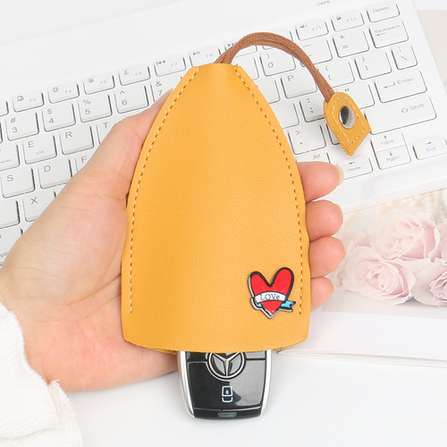 Fashionable and creative pull-out cartoon cute personalized ladies car key bag storage Volkswagen Benz compact mini