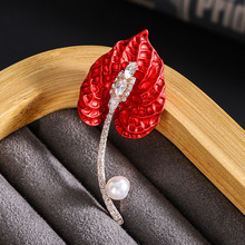 红色马蹄莲胸针高档女气质高级感奢华西装大衣别针时尚百搭配饰