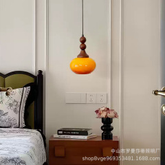 中古風寝室のベッドの上のシャンデリアのレトロな風の芸術のバーのレストランの明かりのフランス式のレトロな民宿の照明