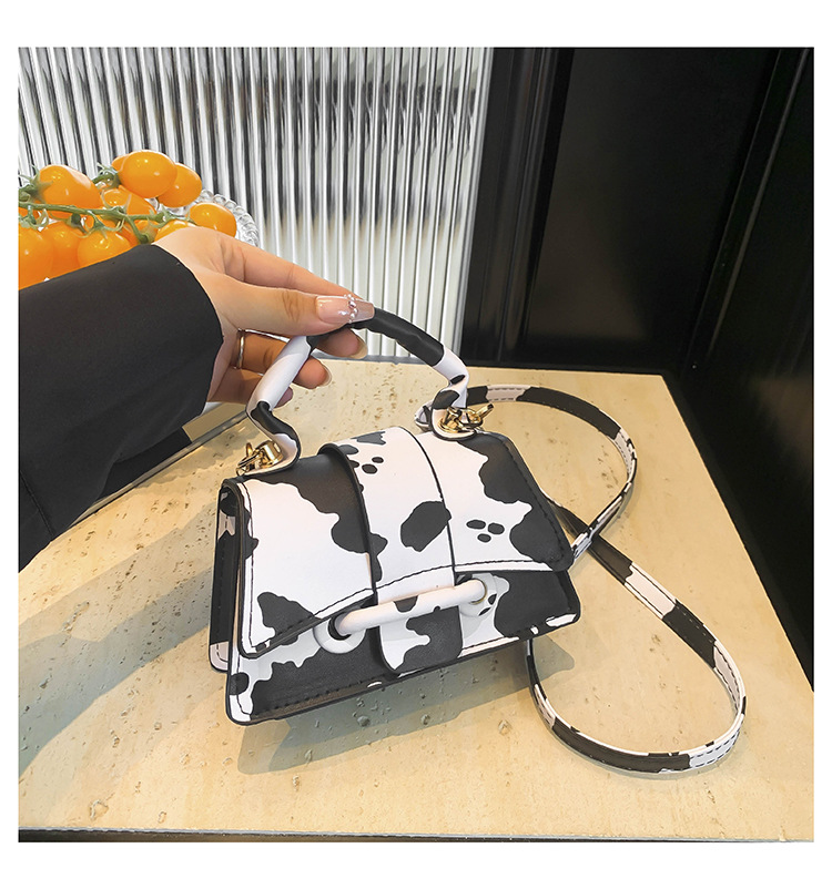 Small niche leopard print design 2024 new handheld casual western-style personalized crossbody small square bag_voghion.com