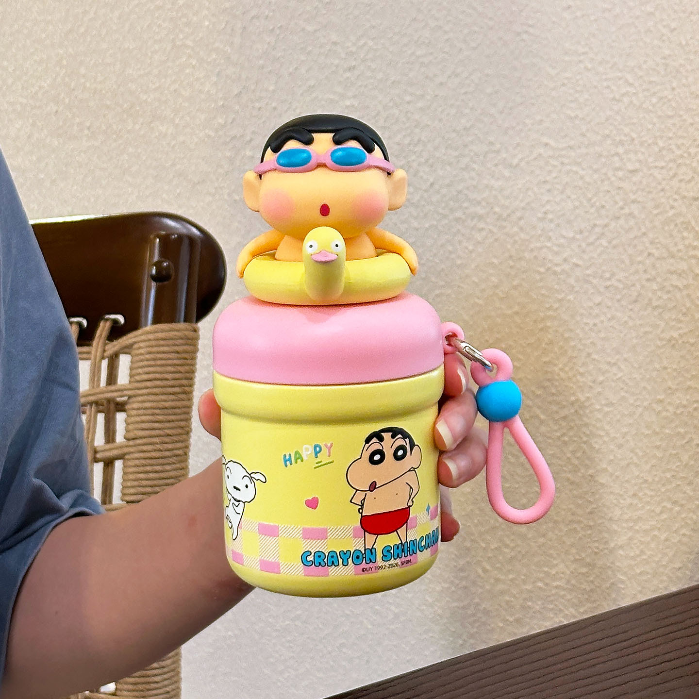 Crayón pequeño nuevo mini taza de agua para niños niñas de alto valor facial hermosa taza de agua portátil compacta nueva taza de estudiantes