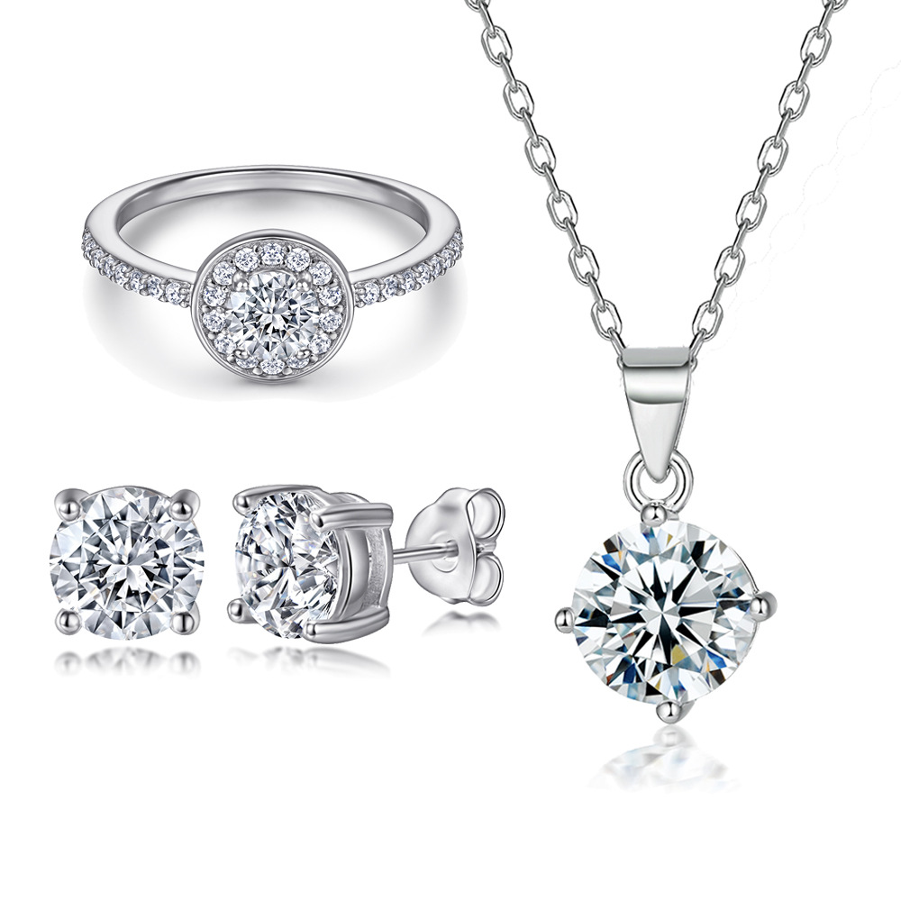 Fashionable classic jewelry