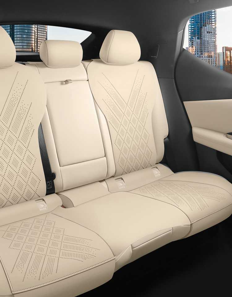 25 Lynk & Co Z20 Special Car Seat Cushions, Four-Season Suede Leather Saddle Cushions, Semi-Enclosed Ventilated and Breathable Seat Covers