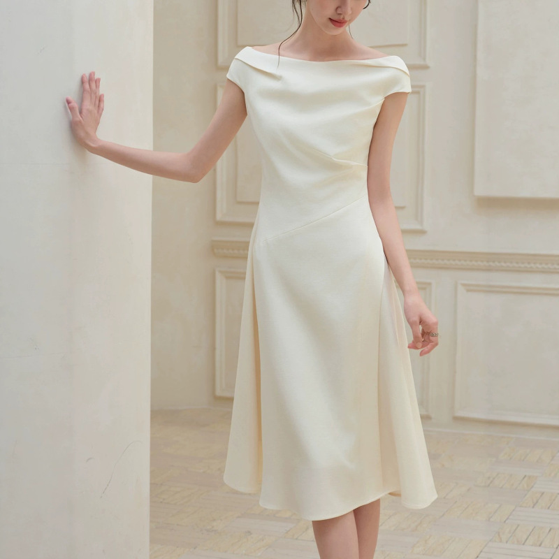 Jansan Copper Ammonia Tencel Linen Off-The-Shoulder Dress with Structured Pleats, Slim Fit, and Elegant Design